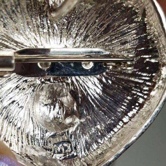 MJ Signed Vintage Starfish Shell Brooch Pendant Pin Silver Domed Beach Sea Clam - Picture 10 of 10